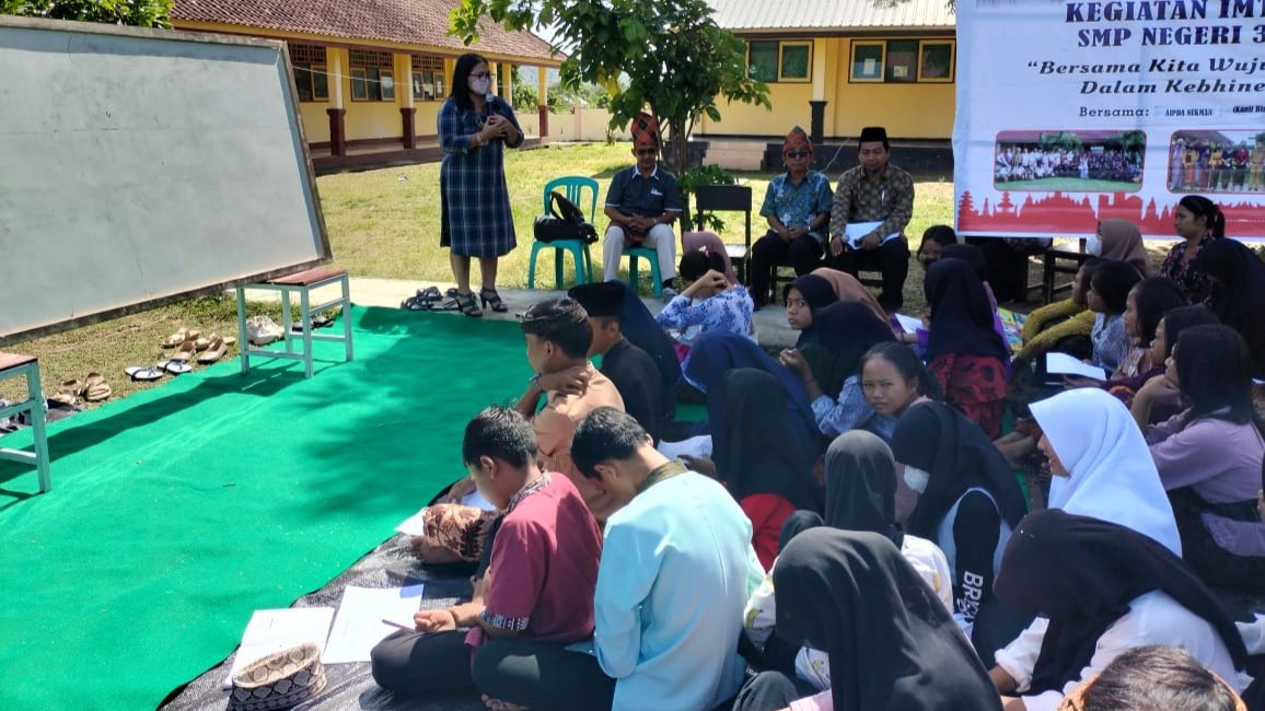 Dr.Puji Retno Hardiningtiyas,M.Hum.Kepala Kantor Bahasa NTB